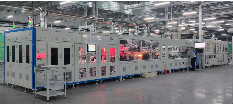 巴彥淖爾經濟技術開發區晶澳淖爾基地年產5GW高效組件首件下線，技術創新驅動新能源高質量發展